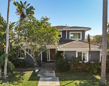 128 Crescent Bay Drive - Photo Thumbnail 1