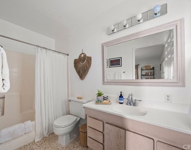 128 Crescent Bay Drive - Photo Thumbnail 10