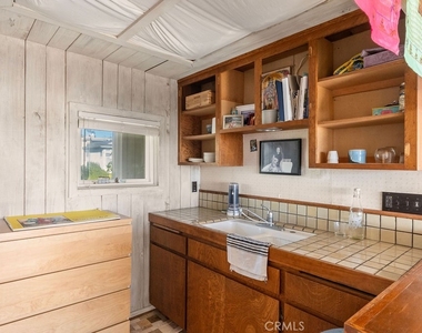 128 Crescent Bay Drive - Photo Thumbnail 26