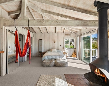 128 Crescent Bay Drive - Photo Thumbnail 8