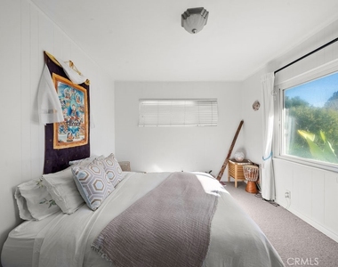 128 Crescent Bay Drive - Photo Thumbnail 13