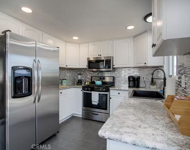 60206 Latham - Photo Thumbnail 7