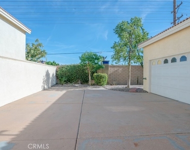 49142 Barrymore Street - Photo Thumbnail 2