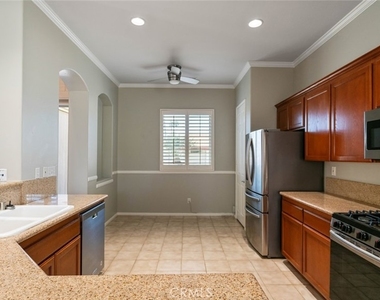 49142 Barrymore Street - Photo Thumbnail 8