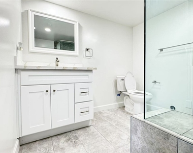 3233 E Cameron Avenue - Photo Thumbnail 10