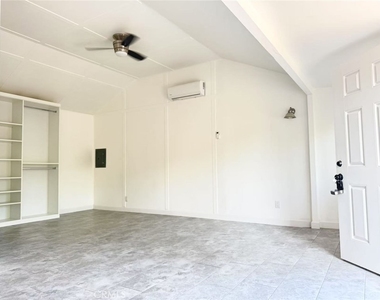 3233 E Cameron Avenue - Photo Thumbnail 1