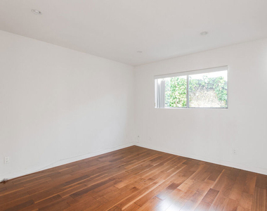 420 Raymond Avenue - Photo Thumbnail 6
