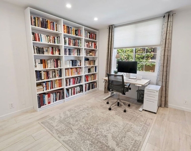 838 S Barrington Avenue - Photo Thumbnail 13