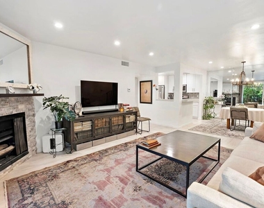 838 S Barrington Avenue - Photo Thumbnail 1