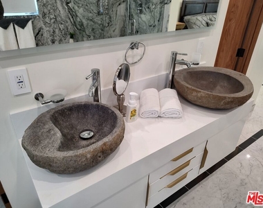 5900 N Winnetka Avenue - Photo Thumbnail 50