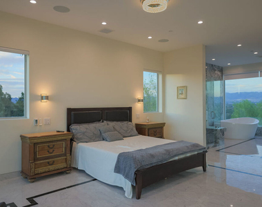 5900 N Winnetka Avenue - Photo Thumbnail 31