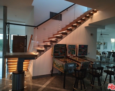 5900 N Winnetka Avenue - Photo Thumbnail 9