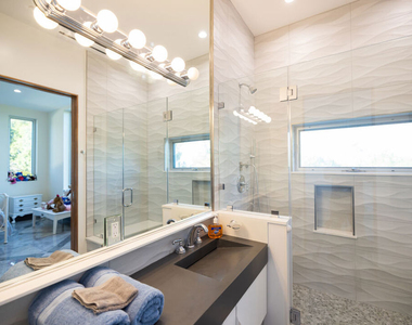 5900 N Winnetka Avenue - Photo Thumbnail 22