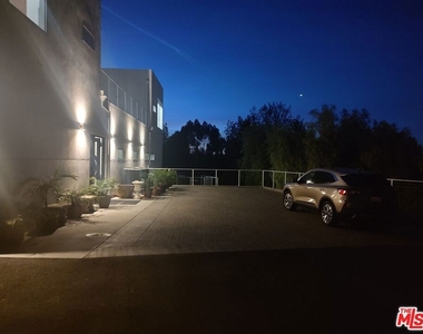 5900 N Winnetka Avenue - Photo Thumbnail 55