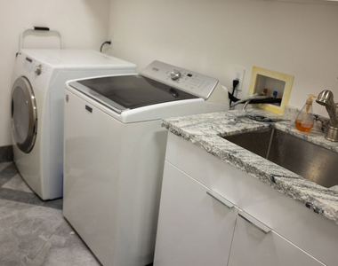 5900 N Winnetka Avenue - Photo Thumbnail 33