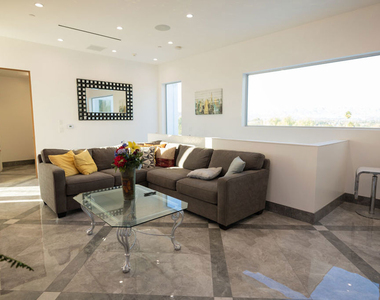 5900 N Winnetka Avenue - Photo Thumbnail 18