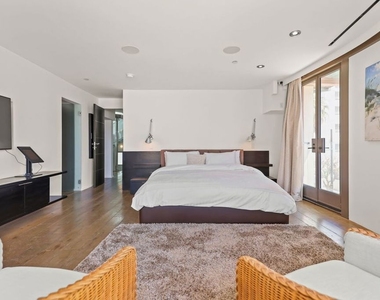 11 Marine Terrace - Photo Thumbnail 18
