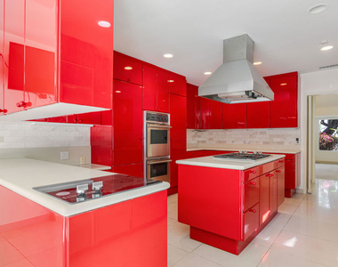 811 N Hillcrest Road - Photo Thumbnail 13