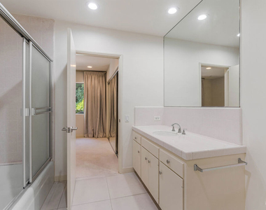811 N Hillcrest Road - Photo Thumbnail 29