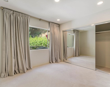 811 N Hillcrest Road - Photo Thumbnail 28
