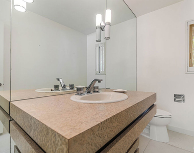 811 N Hillcrest Road - Photo Thumbnail 9
