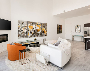118 S Kenwood Street - Photo Thumbnail 1