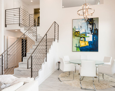 118 S Kenwood Street - Photo Thumbnail 7