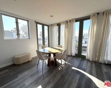 46 Rose Avenue - Photo Thumbnail 17