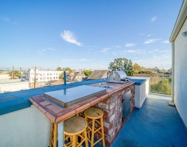 46 Rose Avenue - Photo Thumbnail 6