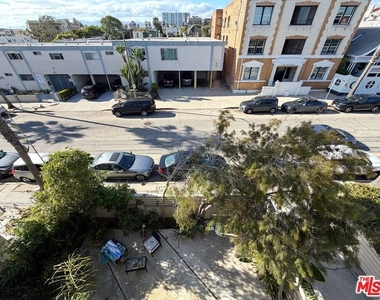 46 Rose Avenue - Photo Thumbnail 13