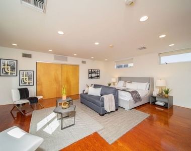 46 Rose Avenue - Photo Thumbnail 32