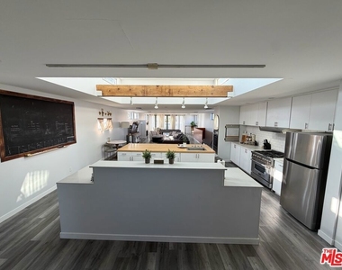 46 Rose Avenue - Photo Thumbnail 20