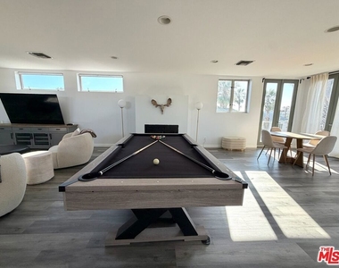 46 Rose Avenue - Photo Thumbnail 18