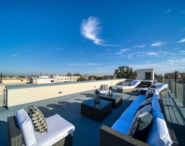 46 Rose Avenue - Photo Thumbnail 5