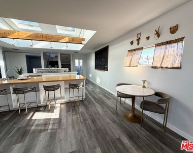 46 Rose Avenue - Photo Thumbnail 21