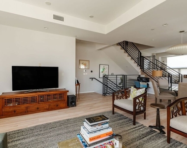6072 Pickford Street - Photo Thumbnail 12