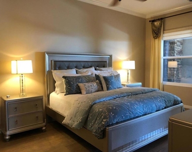 61016 Desert Rose Drive - Photo Thumbnail 9