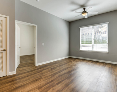 5900 Center Dr - Photo Thumbnail 12