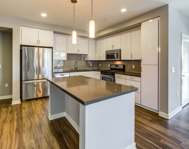 5900 Center Dr - Photo Thumbnail 5
