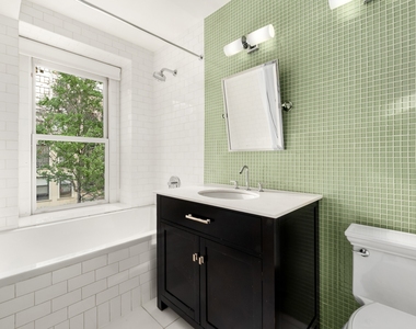 414 E 50th St - Photo Thumbnail 11