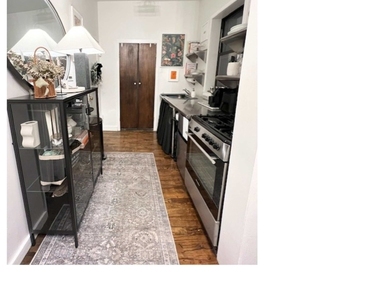 110 Thompson St - Photo Thumbnail 6