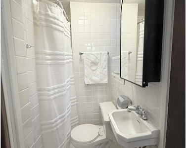 110 Thompson St - Photo Thumbnail 1