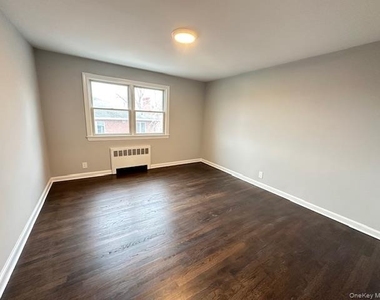 7 Linwood Road N - Photo Thumbnail 7