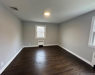 7 Linwood Road N - Photo Thumbnail 5