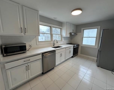 7 Linwood Road N - Photo Thumbnail 1
