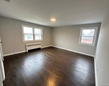 7 Linwood Road N - Photo Thumbnail 8