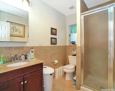 1012 Old Northern Boulevard - Photo Thumbnail 5