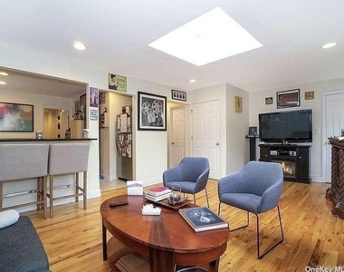 1012 Old Northern Boulevard - Photo Thumbnail 2