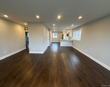 5 Linwood Road N - Photo Thumbnail 4