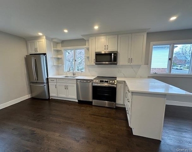 5 Linwood Road N - Photo Thumbnail 1